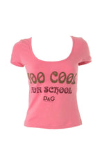 Load image into Gallery viewer, T-shirt D&amp;G “Too cool for school”
