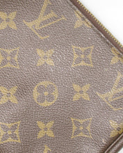 Load image into Gallery viewer, LOUIS VUITTON Baguette 2001
