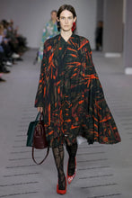 Load image into Gallery viewer, Decolleté BALENCIAGA
